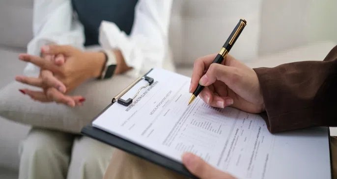 Cinco sinais de comportamento suicida que exigem atenção imediata - Imagem do artigo
