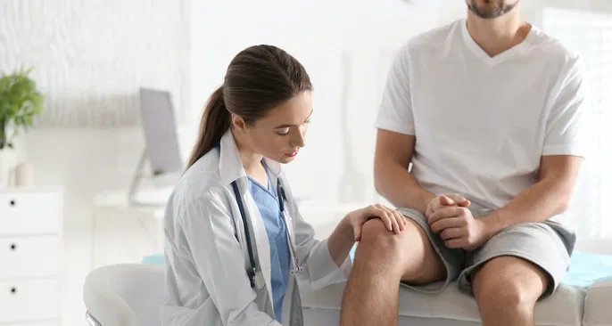 Água no joelho: inflamação eleva volume de líquido sinovial e dificulta a locomoção - Imagem do artigo