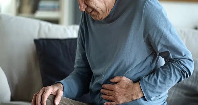 Vômito preto pode indicar sangramento no trato digestivo; veja nove causas e orientações - Imagem do artigo
