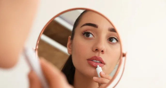 Inflamação nos lábios: causas, sintomas e abordagens de tratamento - Imagem do artigo
