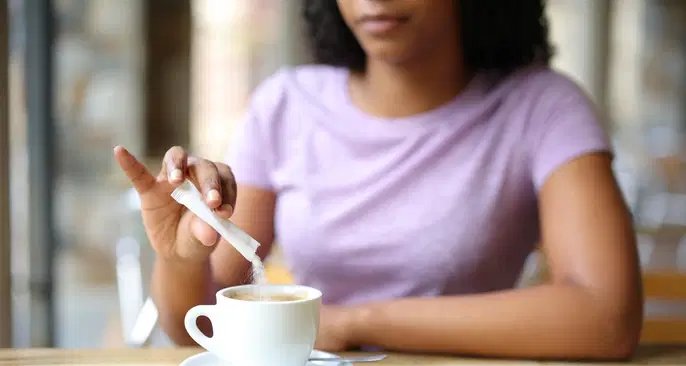Stevia é apontada como adoçante natural seguro e até 300 vezes mais doce que o açúcar - Imagem do artigo