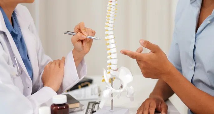 Lesão medular: entenda sintomas, causas, diagnóstico e alternativas de tratamento - Imagem do artigo